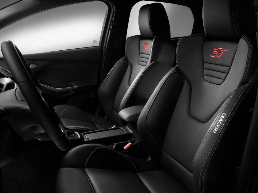  Ford Focus ST 2014 года  (фото 33 из 60)